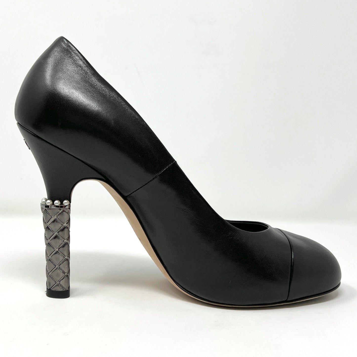 Chanel Black Leather Round Toe Metal Pearl CC Interlocking Logo Heels Pumps Size EU 39.5