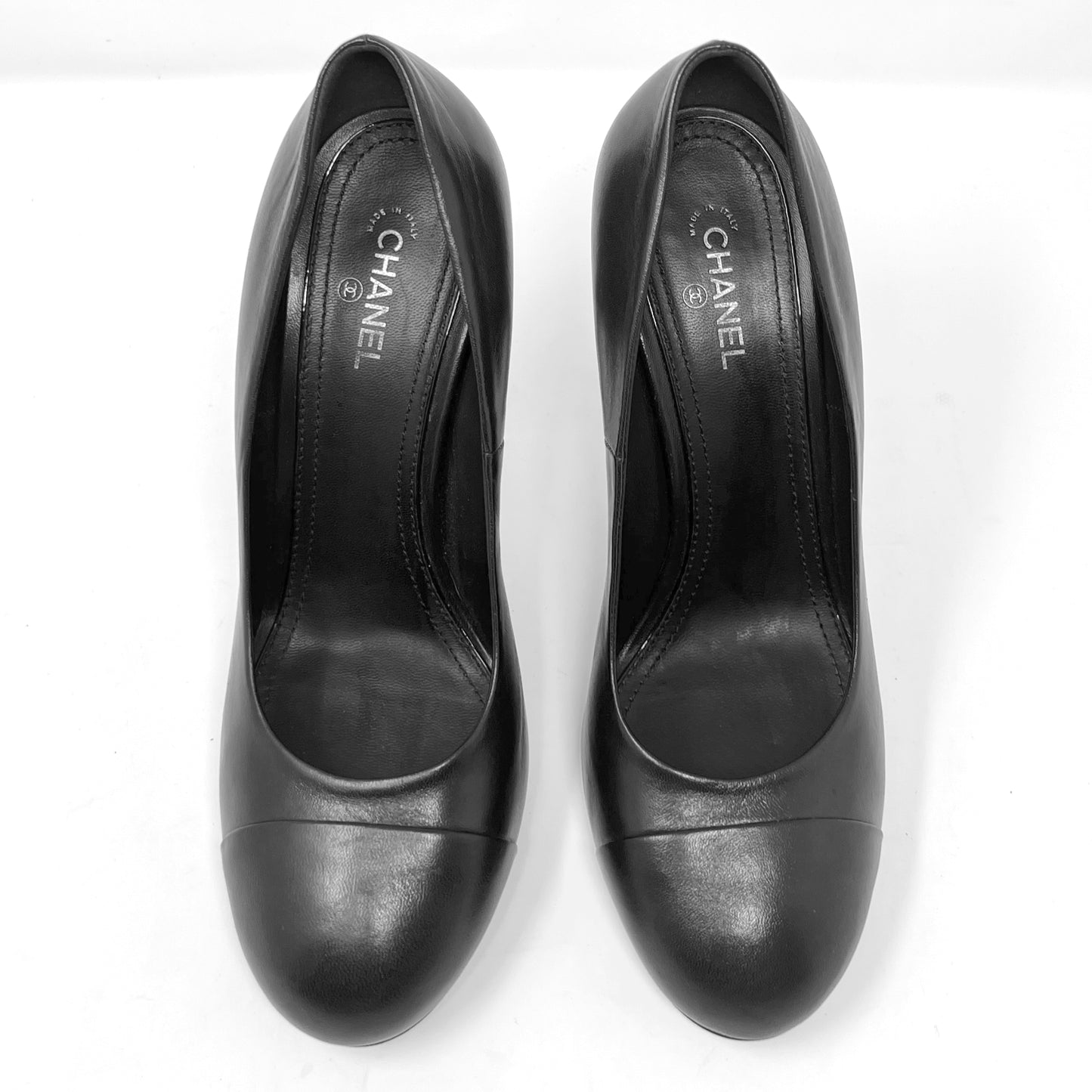 Chanel Black Leather Round Toe Metal Pearl CC Interlocking Logo Heels Pumps Size EU 39.5