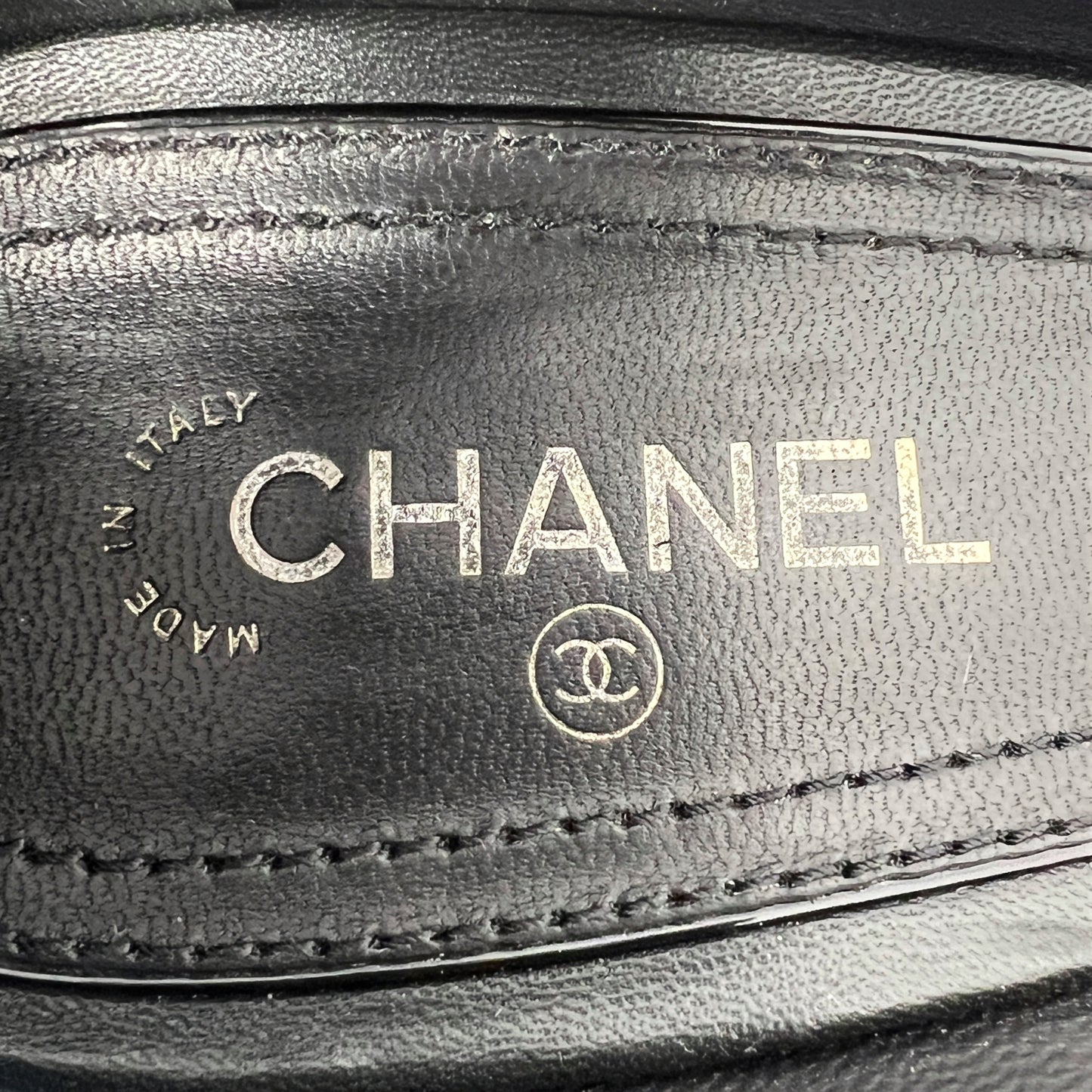 Chanel Black Leather Round Toe Metal Pearl CC Interlocking Logo Heels Pumps Size EU 39.5