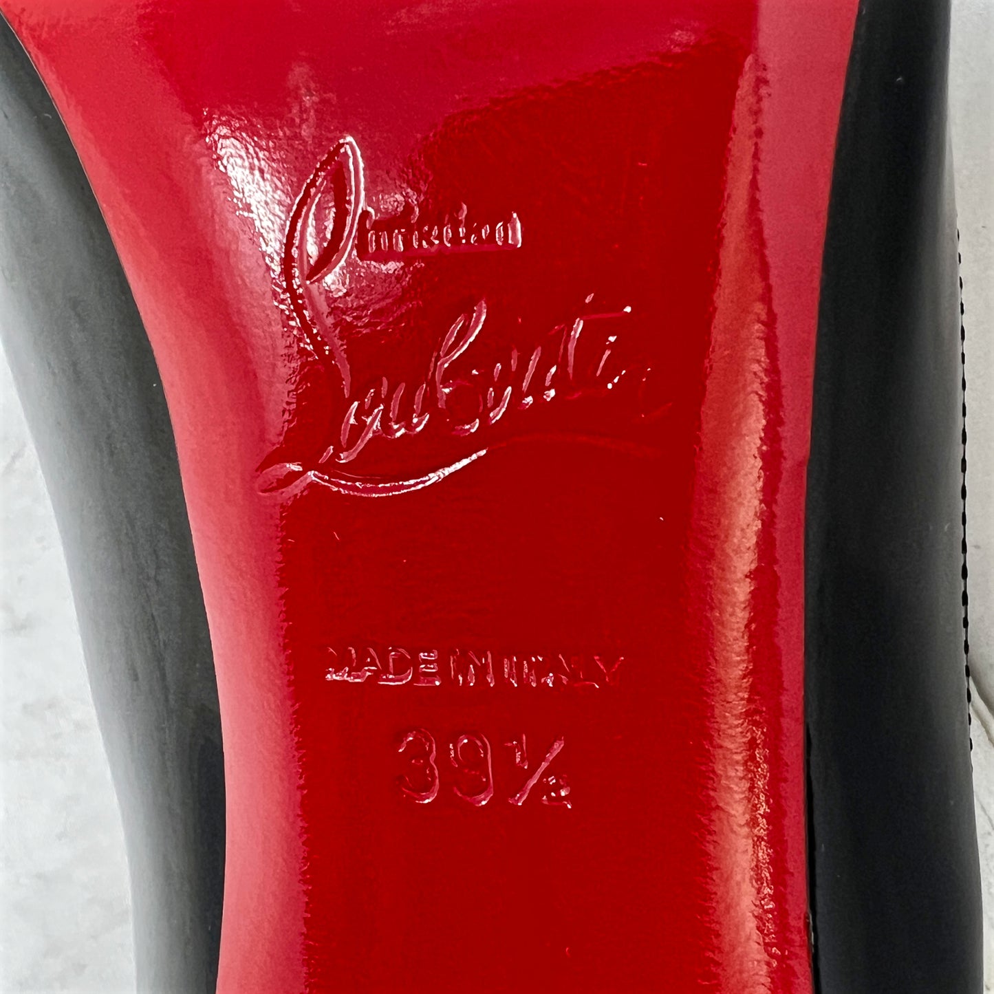 Christian Louboutin Pigalle Follies Black Patent Leather Pumps Heels Size EU 39.5