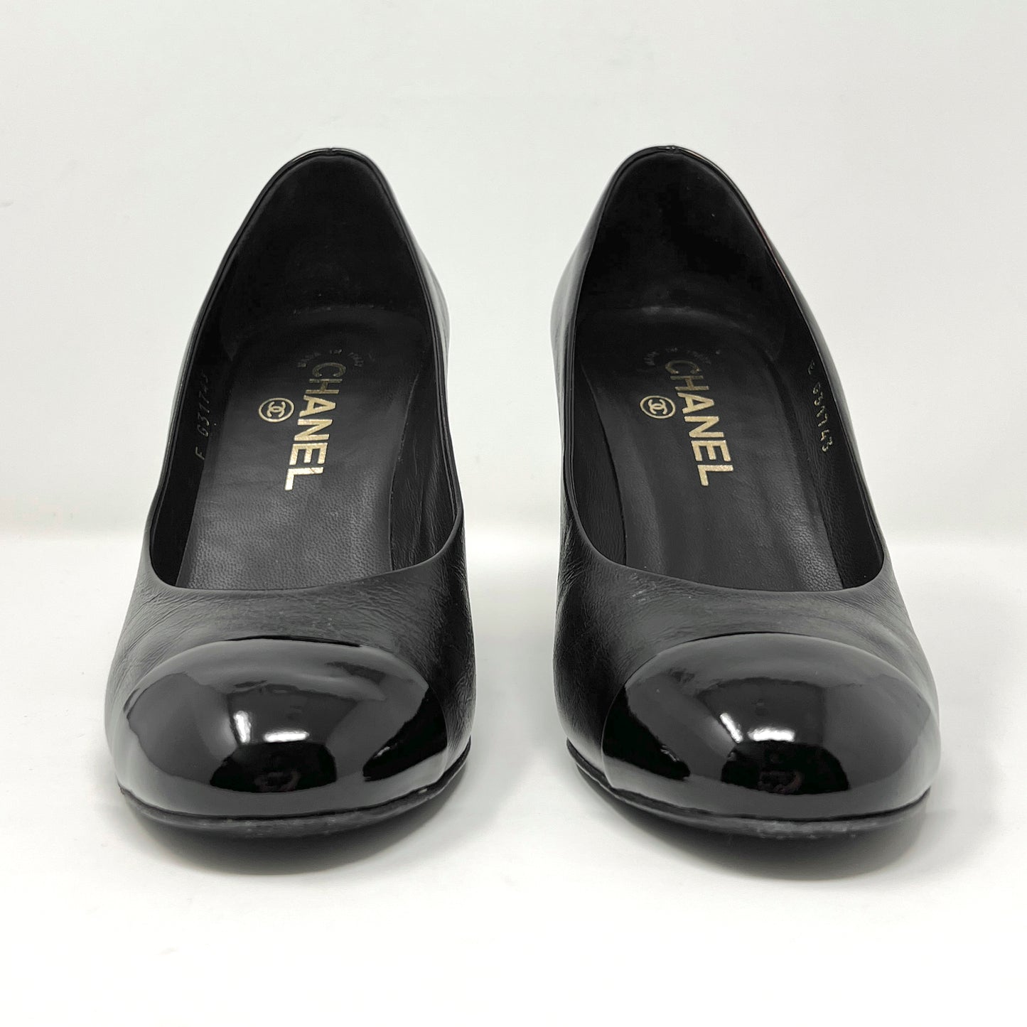 Chanel Black Leather Cap Toe Gold Camellia CC Logo Studded Block Heels Pumps Size EU 39