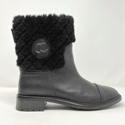 Chanel Black Leather Quilted Shearling Cap Toe Zip Up Mid Calf Lug Sole Boots Size EU 39.5