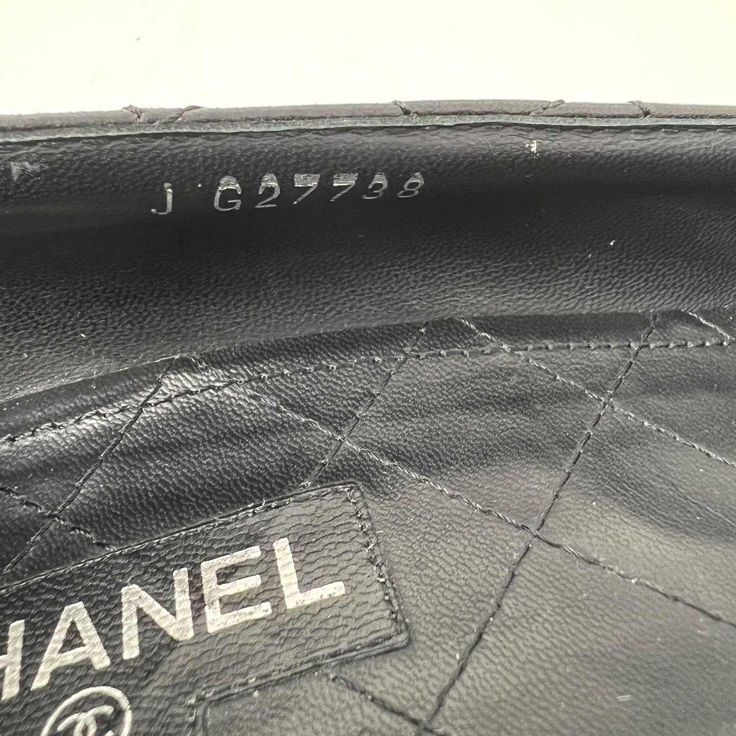 Chanel Black Quilted Matelasse Leather Interlocking Turn Lock Logo Loafer Pumps Size EU 41