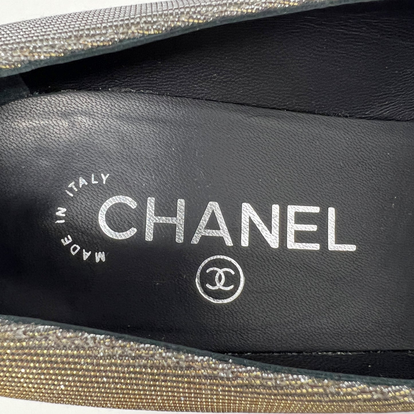 Chanel Grosgrain Cap Toe Metallic Fabric Lurex Pointed toe Logo Heels Pumps Size EU 39.5