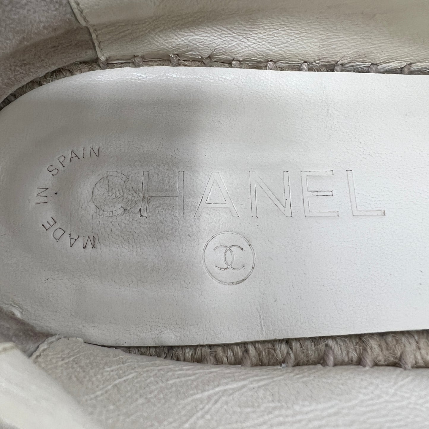 Chanel Black Cap Toe Beige Cotton Canvas Interlocking CC Logo Espadrilles Flats Size EU 41